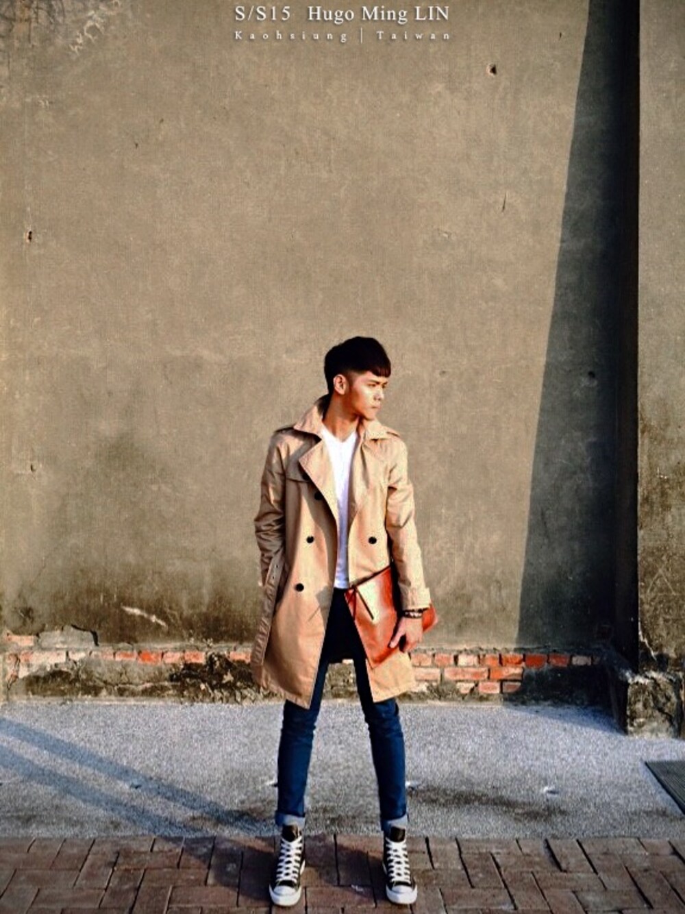 「ZARA MAN、trench coat」｜「ZARA MANの卡其寬身風衣（トレンチコート、ベージュ系）」を使った、Hugo Ming LINさん（メンズ・178cm）の春コーディネートの1枚目の写真