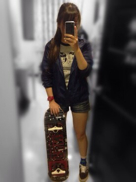 「アイテム（マウンテンパーカー、ブルー系）」を使った、9mさん（レディース・163cm）の秋コーディネート