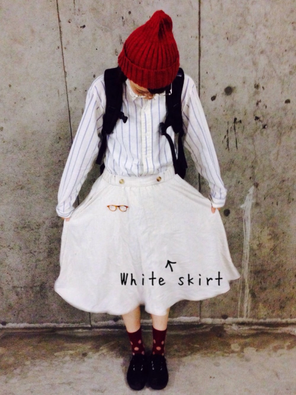 「Polo Ralph Lauren、ﾏﾙﾒｶﾞﾈ、ホワイトスカート」｜「GLOBAL WORKの【GLOBAL WORK】コットン/リネンワッチSS/542040（ニットキャップ/ビーニー、レッド系）」を使った、maimai＊さん（レディース・160cm）の夏コーディネートの1枚目の写真