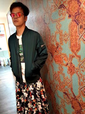 「TOPMAN（トップマン）のアイテム（ライダースジャケット）」を使った、余震東個東さん（メンズ・180cm）の春コーディネート