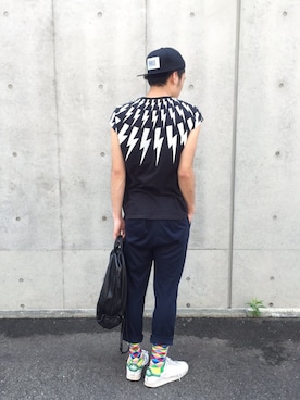 「NEIL BARRETT（ニールバレット）のアイテム（Tシャツ/カットソー）」を使った、KOHEYさん（メンズ・174cm）の秋コーディネート