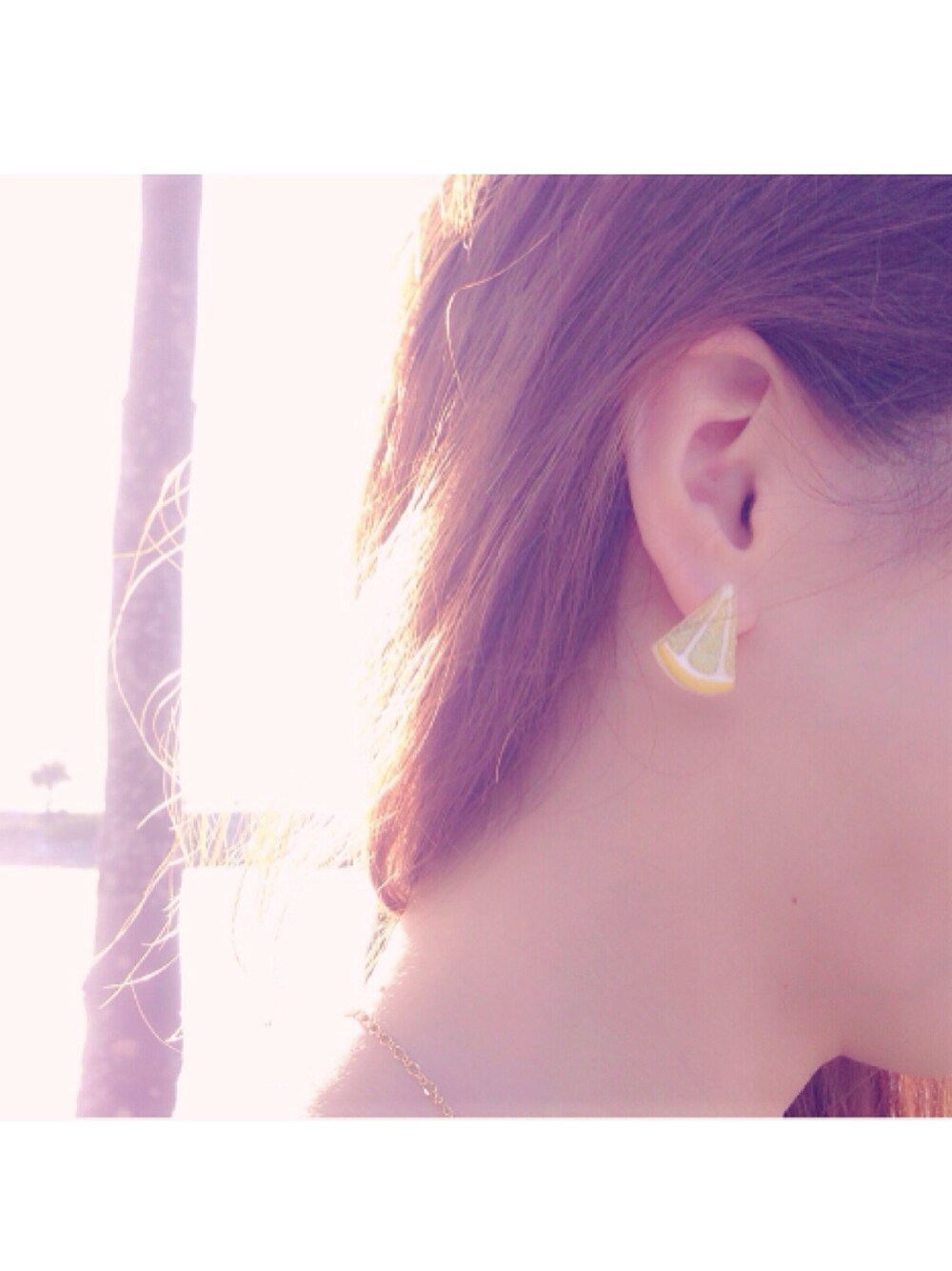 「vivid ribbitのアイテム（ピアス（両耳用）、イエロー系）」を使った、maya7さん（レディース・157cm）の夏コーディネートの1枚目の写真