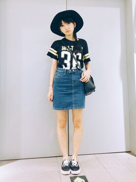 「UNIQLO（ユニクロ）のアイテム（Tシャツ/カットソー、ブラック系）」を使った、katsura haruさん（レディース・160cm）の夏コーディネート