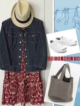 「アイテム（クラッチバッグ、グレー系）」を使った、Connie Caiさん（レディース・162cm）の春コーディネート