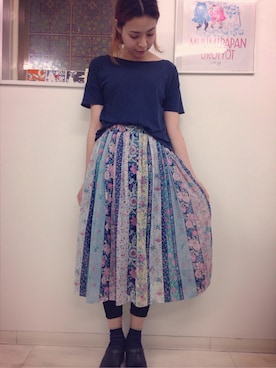 「花柄 スカート」｜「アイテム（その他シューズ）」を使った、Carolさん（レディース・157cm）の春コーディネート