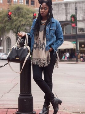 「STEVE MADDEN（スティーブマデン）のアイテム（ハンドバッグ、ブラック系）」を使った、Louさん（レディース）の秋コーディネート