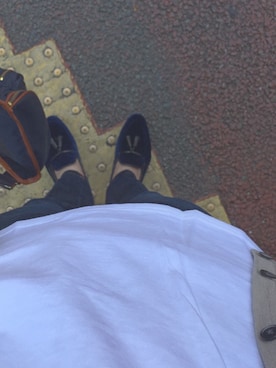 「アイテム（ボディバッグ/ウエストポーチ、ブルー系）」を使った、和也さん（メンズ・183cm）の秋コーディネート