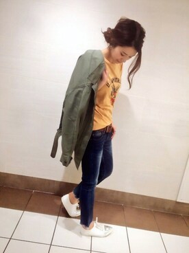 「Ungrid（アングリッド）のインディゴフレイドヘムストスリ（デニムパンツ）」を使った、KASUMIさん（レディース・161cm）の春コーディネート