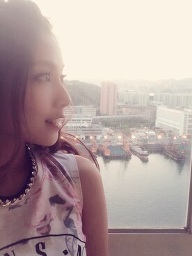 Elaine鄧洢玲さんのコーディネート