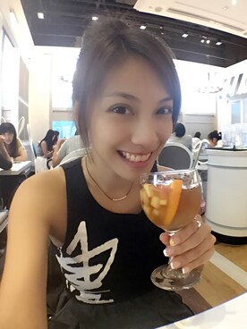 Elaine鄧洢玲さんのコーディネート