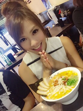 Elaine鄧洢玲さんのコーディネート