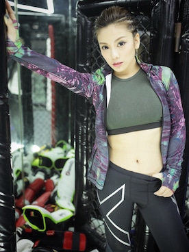 Elaine鄧洢玲さんのコーディネート