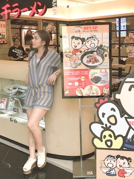 「ZALORA（-）のアイテム（オールインワン・サロペット）」を使った、Elaine鄧洢玲さん（レディース・158cm）の夏コーディネート