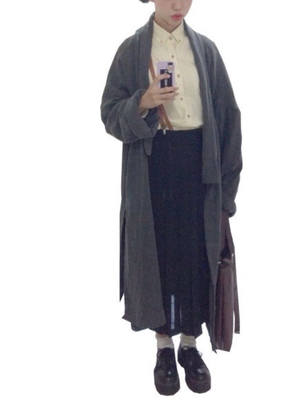 「black、skirt、cardigan、handmade、ootd」｜「Handmadeのアイテム（その他アウター、グレー系）」を使った、yjeeさん（レディース・165cm）の春コーディネートの1枚目の写真