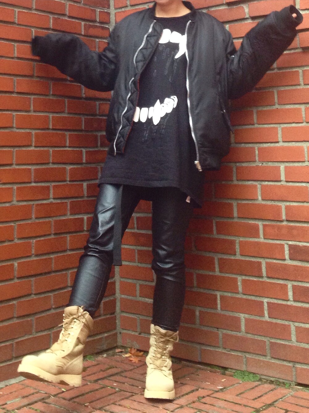 「black、ootd、monomania、dailylook、ROTHCO」｜「plusminuszeroのアイテム（その他パンツ、ブラック系）」を使った、yjeeさん（レディース・165cm）の秋コーディネートの1枚目の写真