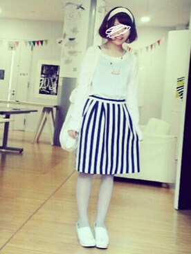 「fig Ｌondon（フィグロンドン）のストライプスカート（スカート、ホワイト系）」を使った、10secさん（レディース・151cm）の夏コーディネート