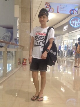 「VISION STREET WEAR（ヴィジョンストリートウェア）のVISION LOGO TEE（Tシャツ/カットソー、ホワイト系）」を使った、Peter さん（メンズ・168cm）の夏コーディネート