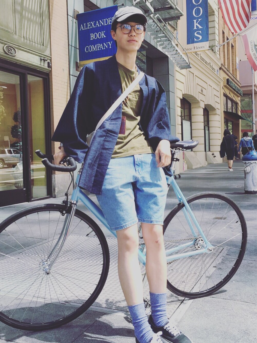 「夏、羽織り」｜「古着のアイテム（Tシャツ/カットソー、グリーン系）」を使った、ゆうさん（メンズ・180cm）の夏コーディネートの1枚目の写真