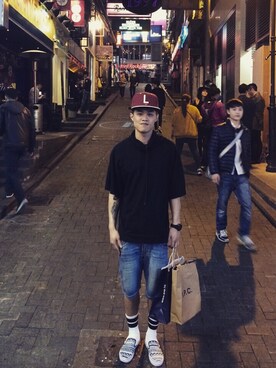 「LESS（レス）のアイテム（キャップ）」を使った、王俊傑さん（メンズ・173cm）の春コーディネート