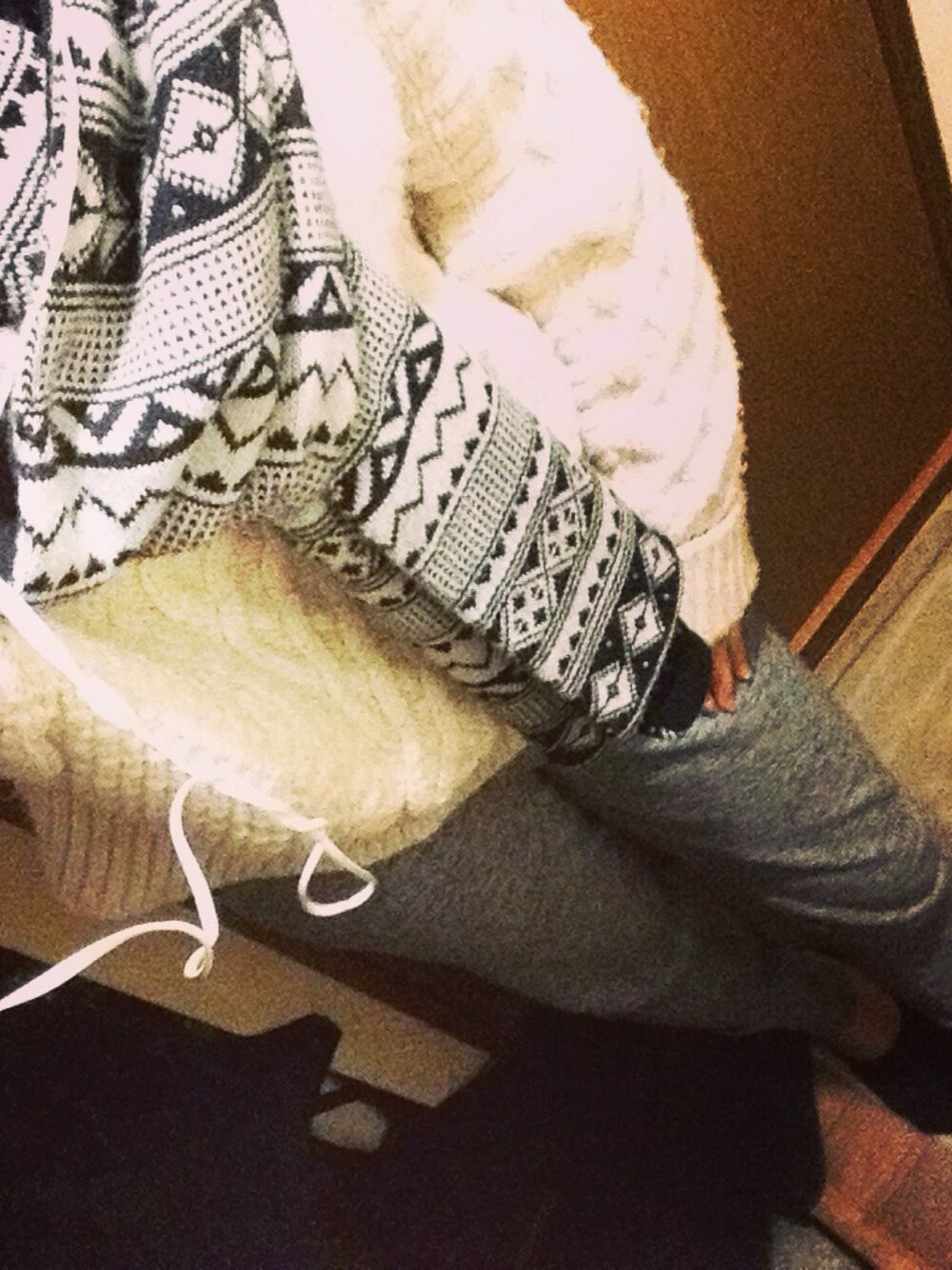 「ZARA、Bershka、スエットパンツ、ビッグニット、knitwear、bigknit、casual、sporty」｜「ZARAのアイテム（ニット/セーター、ホワイト系）」を使った、Yuki Hoshiさん（レディース・74cm）の春コーディネートの1枚目の写真