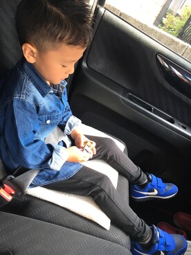 「GU（ジーユー）のアイテム（シャツ/ブラウス、ブルー系）」を使った、ayahrさん（キッズ）の秋コーディネート