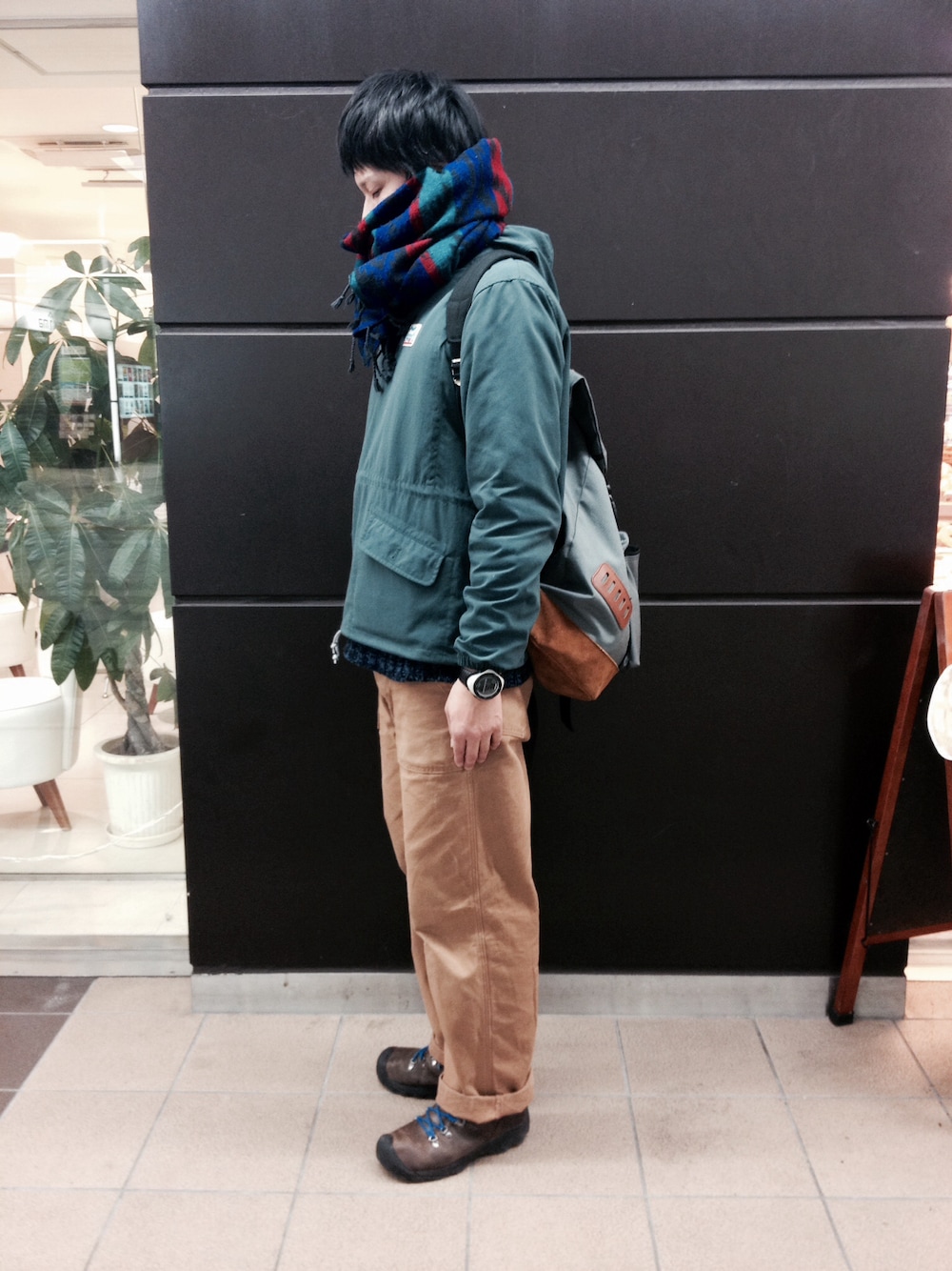 「マフラー、アウトドアスタイル、お散歩♪」｜「DRESSTERIORの◆DRIFTER SPORTS(ドリフター・スポーツ) BACKPACK（バックパック/リュック、グレー系）」を使った、gadaraさん（メンズ・182cm）の冬コーディネートの1枚目の写真