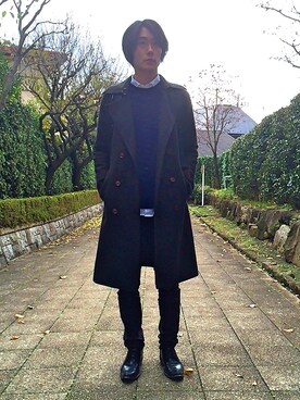 「白シャツ×ニット」｜「アイテム（その他アウター）」を使った、Ootomo Ryouskeさん（メンズ・172cm）の冬コーディネート