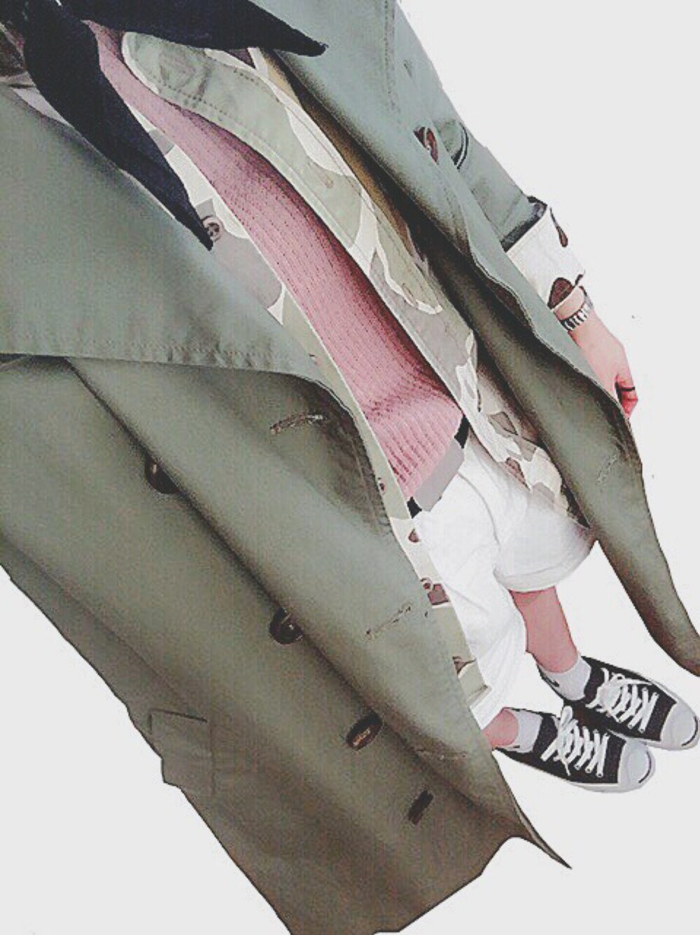 「ootd、春コーデ、トレンチコート、ミリタリージャケット、ピンクニット、スニーカー、converse、ジャックパーセル」｜「WHO'S WHO galleryの【A,nam】Springリブニット（ニット/セーター、ピンク系）」を使った、さこさん（レディース・158cm）の春コーディネートの1枚目の写真