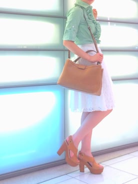 「GIANNI CHIARINI（ジャンニ キアリーニ）のアイテム」を使った、cojiさん（レディース・157cm）の春コーディネート