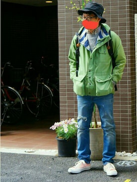 「ジャックパーセル」｜「アイテム（マウンテンパーカー）」を使った、sshmさん（メンズ・176cm）の春コーディネート