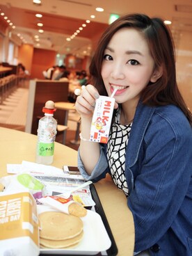 「UNTITLED（アンタイトル）のアイテム（デニムジャケット）」を使った、WYLIEさん（レディース・165cm）の夏コーディネート