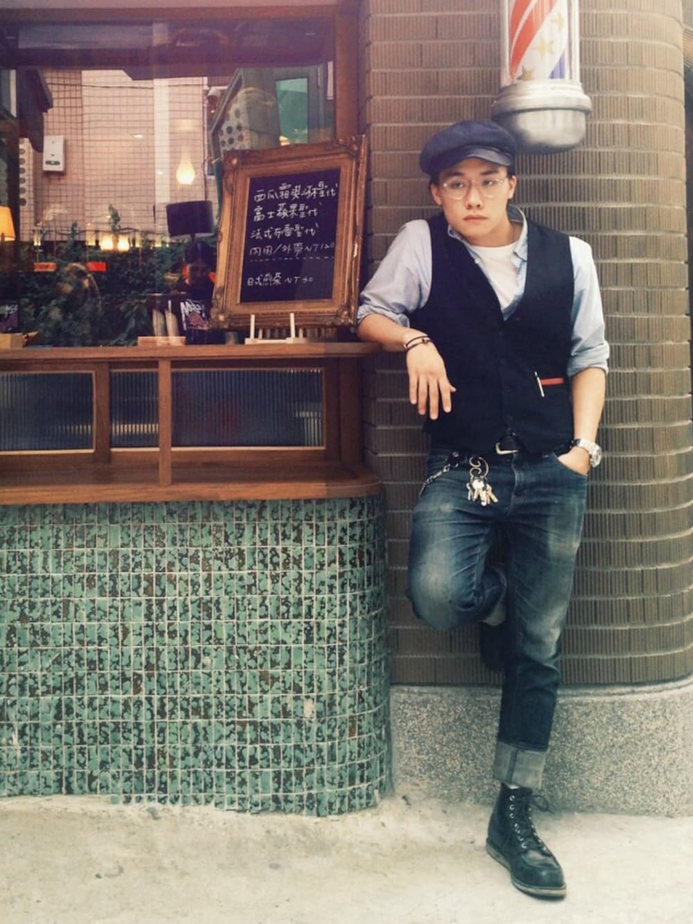 「RED WINGのRED WING 6inch CLASSIC MOC （ブーツ、ブラック系）」を使った、C.W.Lさん（メンズ・175cm）の夏コーディネートの1枚目の写真