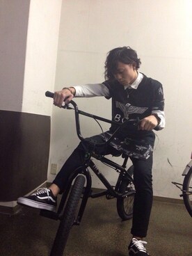 「BOY LONDON（ボーイロンドン）のアイテム（Tシャツ/カットソー、ブラック系）」を使った、Tkさん（メンズ・173cm）の冬コーディネート