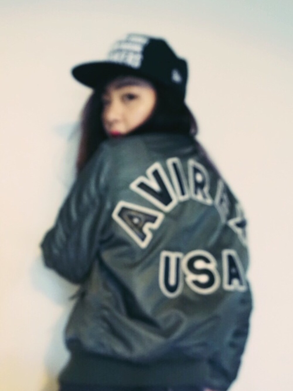 「moussy、jacket 、bomberjacket、swag、boyish、snapback、green、CAP、street、travel」｜「MOUSSYのアイテム（ミリタリージャケット、グリーン系）」を使った、Bibiさん（レディース・151cm）の秋コーディネートの1枚目の写真