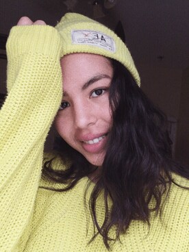 「yellow」｜「アイテム（ニットキャップ/ビーニー）」を使った、Isabellaさん（レディース・173cm）の冬コーディネート