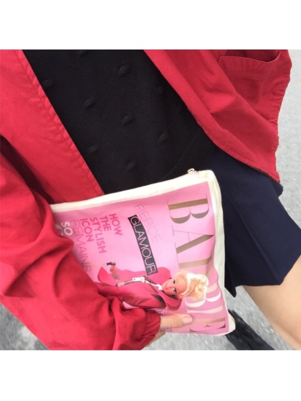 「Polo Ralph Lauren、赤、ラルフローレン、プリーツスカート、紺、黒、ニット、ブーツ、クラッチバッグ、ピンク」｜「Barbieのアイテム（クラッチバッグ、ピンク系）」を使った、ぽ       んさん（レディース・157cm）の秋コーディネートの1枚目の写真