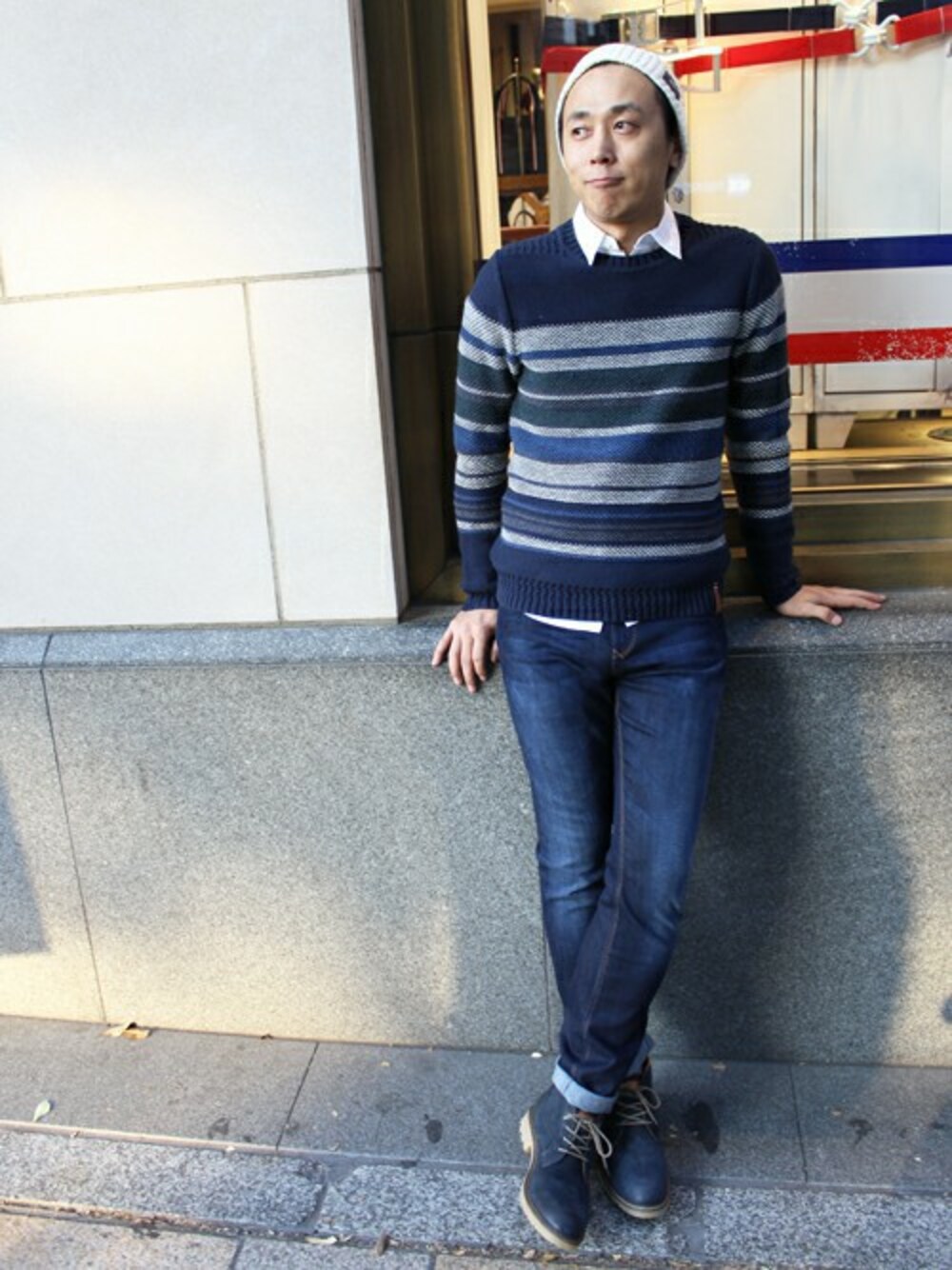 「ニット、デニム、カジュアル、ニット帽、denim、TOMMY HILFIGER、HILFIGER DENIM」｜「HILFIGER DENIMのGilbert cn sweater l/s（ニット/セーター、グレー系）」を使った、NORIさん（メンズ・179cm）の秋コーディネートの1枚目の写真