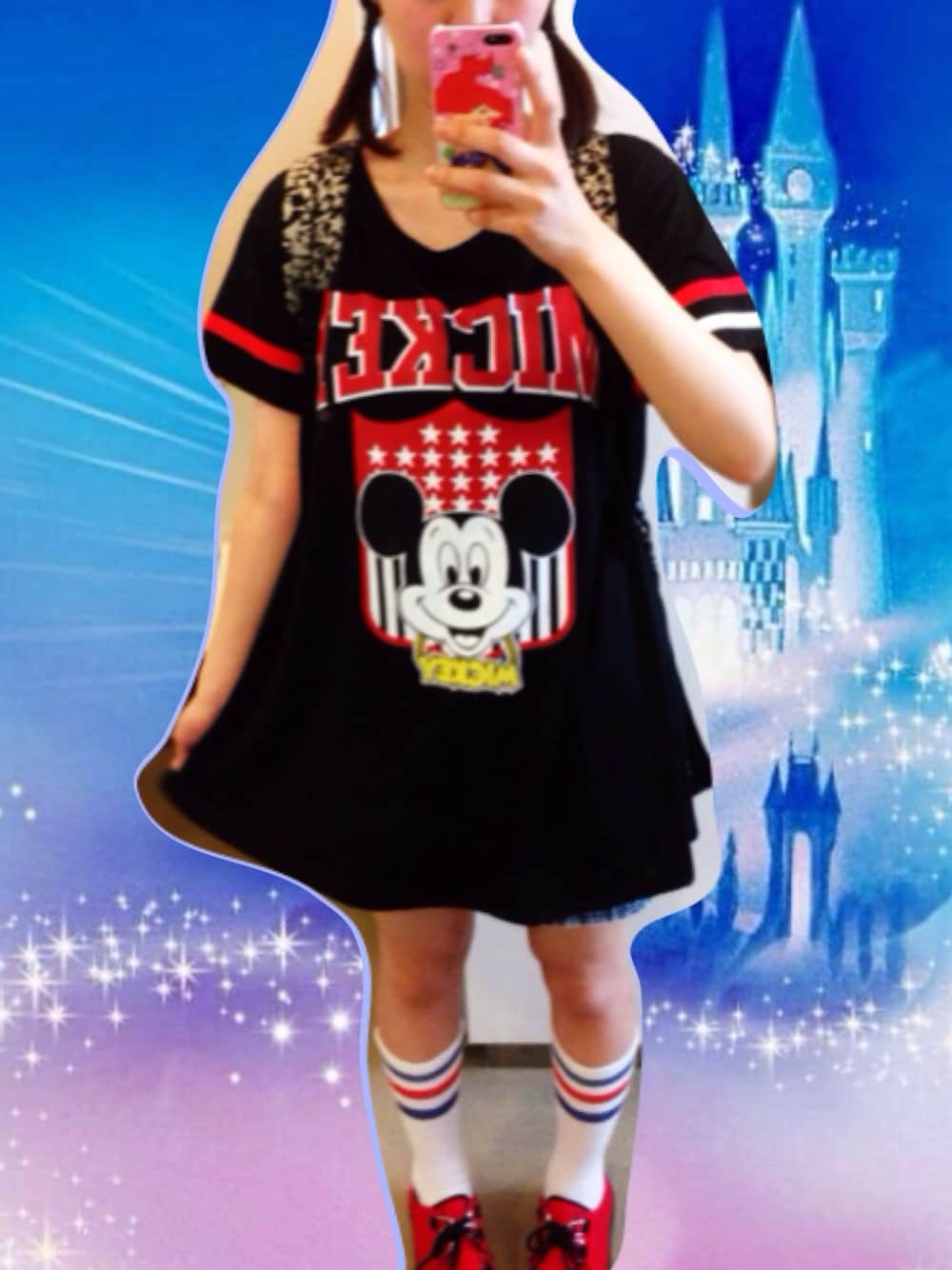 「黒、赤、ミッキー、one way、ストリート系」｜「one wayのONE WAY ミッキー Big T（Tシャツ/カットソー、ブラック系）」を使った、Kanaさん（レディース・162cm）の夏コーディネートの1枚目の写真