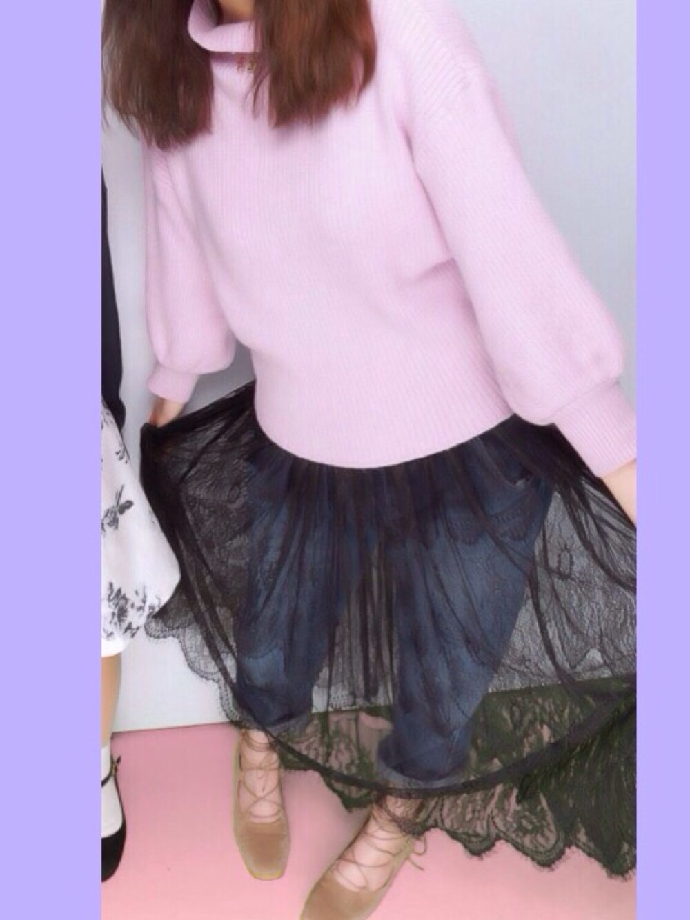 「レースアップシューズ、パンプス、ピンク、ピンクニット、BUBBLES、原宿、レース、レーススカート、ドルマンスリーブ」｜「ANNAHLのアイテム（ニット/セーター、ピンク系）」を使った、Kanaさん（レディース・161cm）の春コーディネートの1枚目の写真