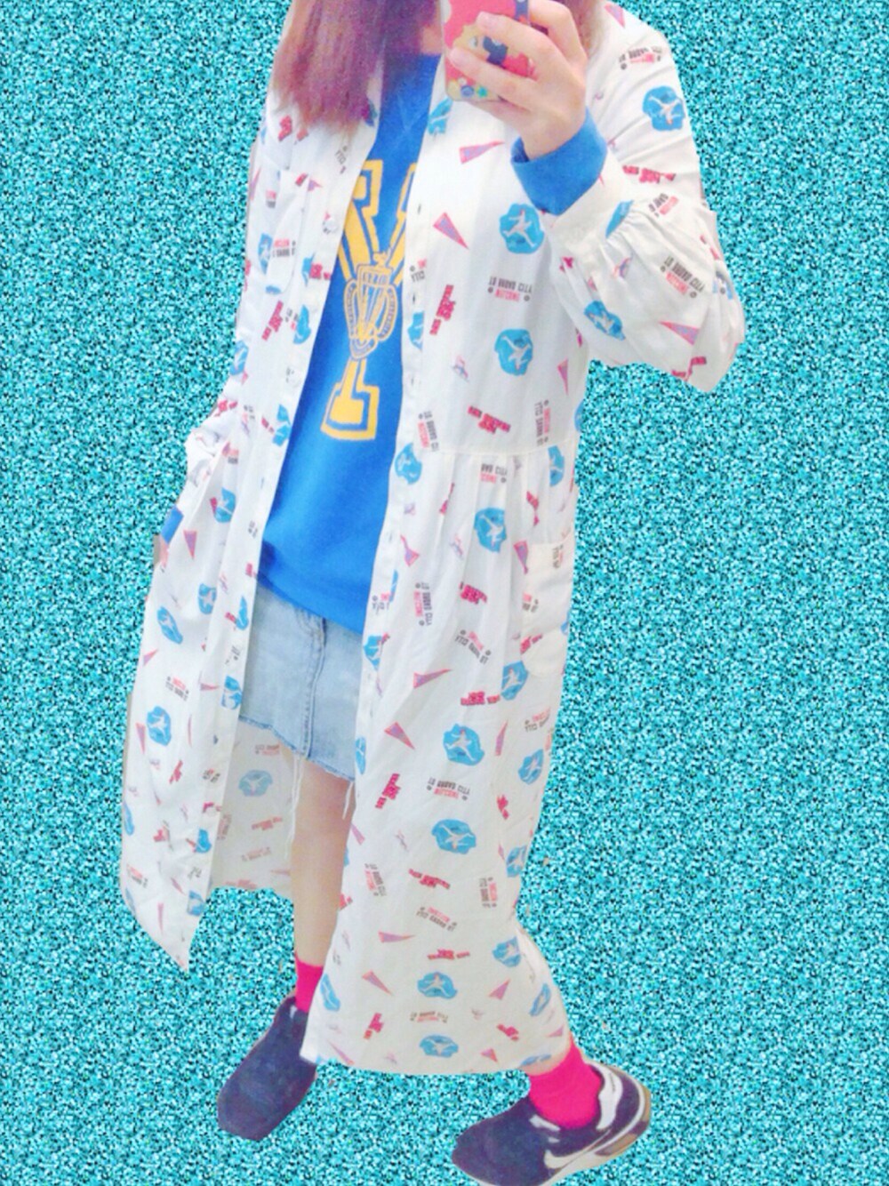 「アメリカン、アメリカ、Aymmy in the batty girls、瀬戸あゆみ、zipper、キッズコーデ、カラフル、赤、青」｜「Aymmy in the batty girlsのICE SKATING ガウンワンピース（ワンピース、ホワイト系）」を使った、Kanaさん（レディース・161cm）の春コーディネートの1枚目の写真