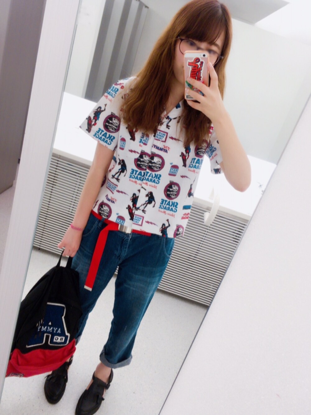 「mac、リップ、Aymmy in the batty girls、瀬戸あゆみ、Aymmy、エイミー インザ バッティー ガール(Aymmy in the batty girls)、原宿」｜「Aymmy in the batty girlsのSKATE GARAGE アロハシャツ（シャツ/ブラウス、ブルー系）」を使った、Kanaさん（レディース・161cm）の夏コーディネートの1枚目の写真