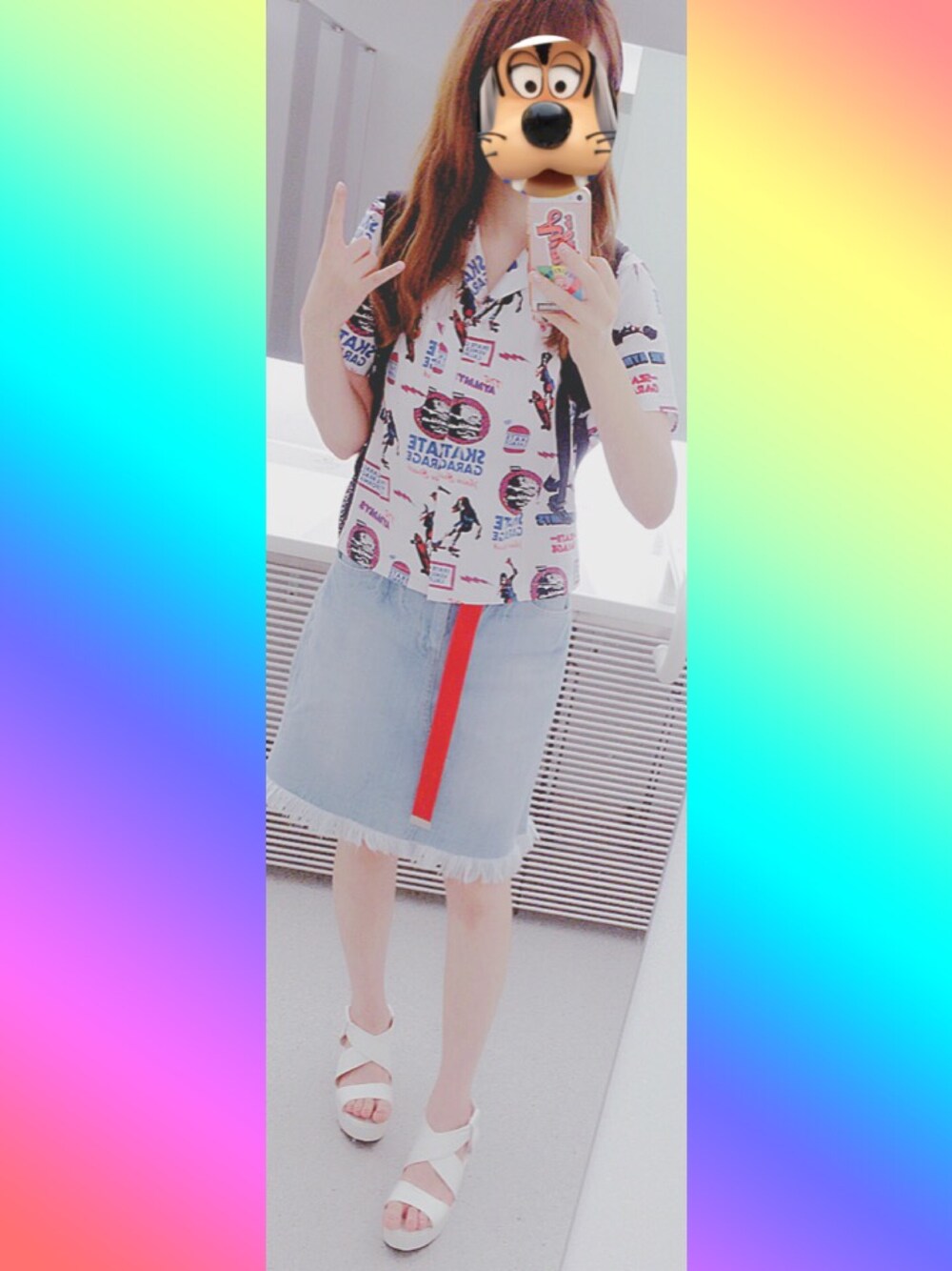「シャツスタイル、Aymmy in the batty girls、アメカジ、切りっぱなし」｜「Aymmy in the batty girlsのSKATE GARAGE アロハシャツ（シャツ/ブラウス、ブルー系）」を使った、Kanaさん（レディース・161cm）の夏コーディネートの1枚目の写真