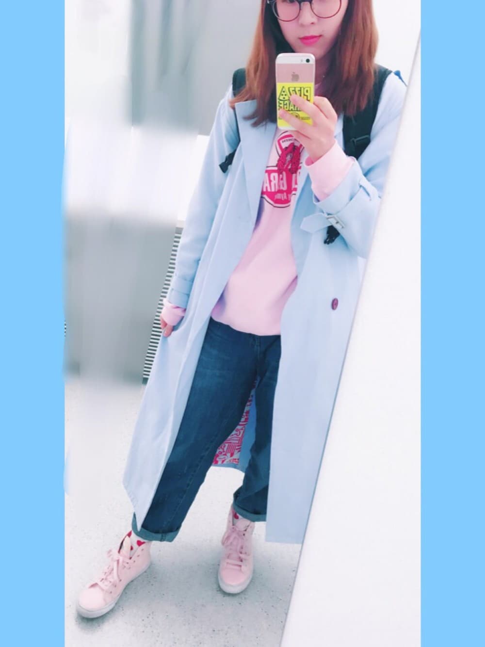 「ピンク、Aymmy in the batty girls、ootd、水色×ピンク、カジュアル」｜「Aymmy in the batty girlsのHOLLYWOOD WALK トレンチコート（トレンチコート、ブルー系）」を使った、Kanaさん（レディース・161cm）の秋コーディネートの1枚目の写真