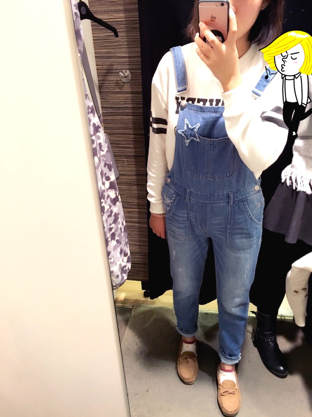 「spring」｜「Honeysのアイテム（パーカー、ホワイト系）」を使った、许六六UU_loserさん（レディース・163cm）の冬コーディネートの1枚目の写真