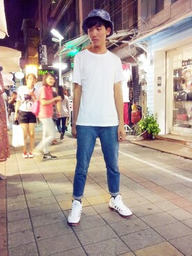「lativ（ラティーヴ）のアイテム（Tシャツ/カットソー、ホワイト系）」を使った、Wesさん（メンズ・177cm）の夏コーディネート