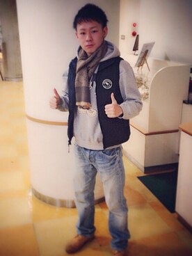「Abercrombie&Fitch（アバークロンビーアンドフィッチ）のアイテム（ダウンベスト）」を使った、SHUJIさん（メンズ・170cm）の冬コーディネート