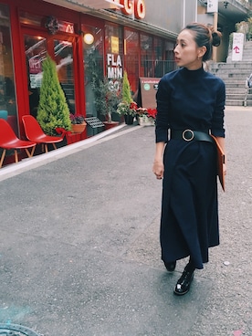 「Ameri（アメリ）のアイテム（クラッチバッグ）」を使った、黒石奈央子さん（レディース・152cm）の冬コーディネート