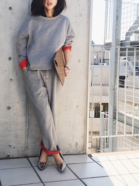 「Ameri（アメリ）のアイテム（スウェット）」を使った、黒石奈央子さん（レディース・152cm）の冬コーディネート