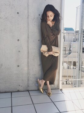 「Ameri（アメリ）のアイテム（クラッチバッグ）」を使った、黒石奈央子さん（レディース・152cm）の冬コーディネート