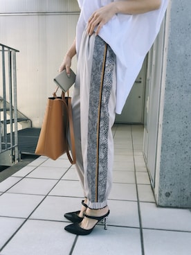 「ジョガーパンツ」｜「アイテム（PC・スマホグッズ/家電）」を使った、黒石奈央子さん（レディース・152cm）の春コーディネート